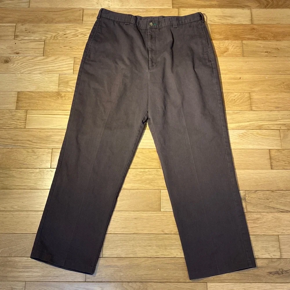 Vintage Tommy Hilfiger Embroidered Crest Pleated Chinos in brown size 36 x 30 - Picture 2 of 12